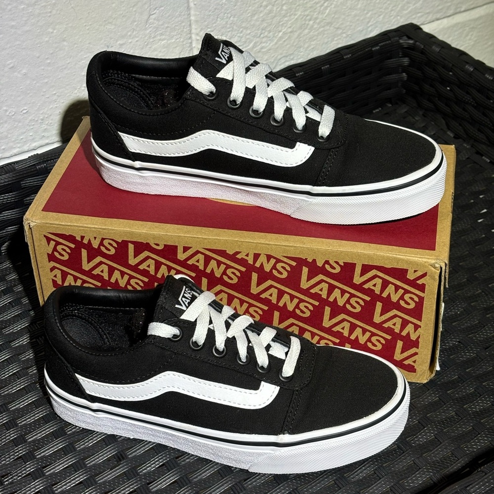 Vans Classic Black and White Low-Tops